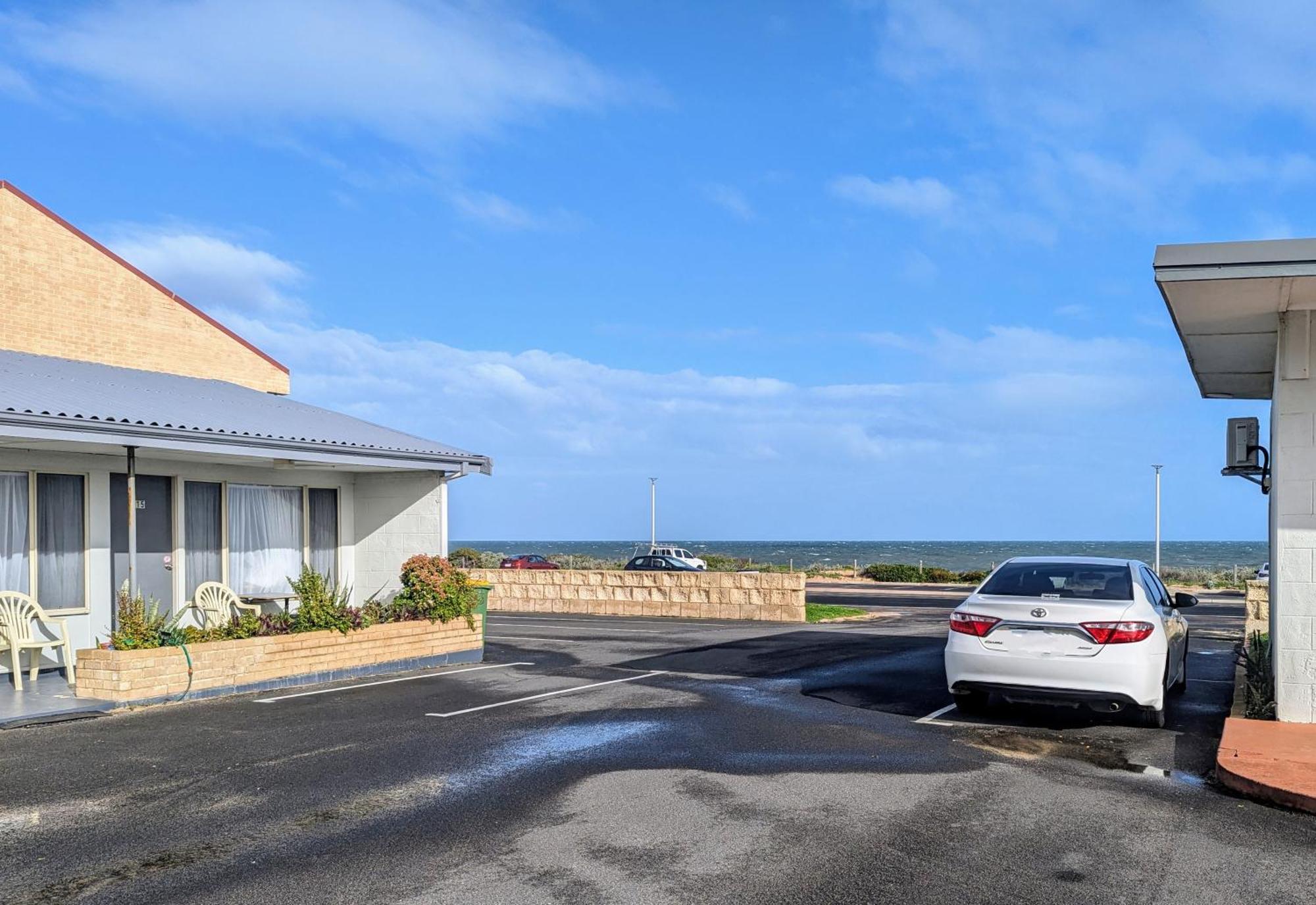 Ocean Drive Motel 3*